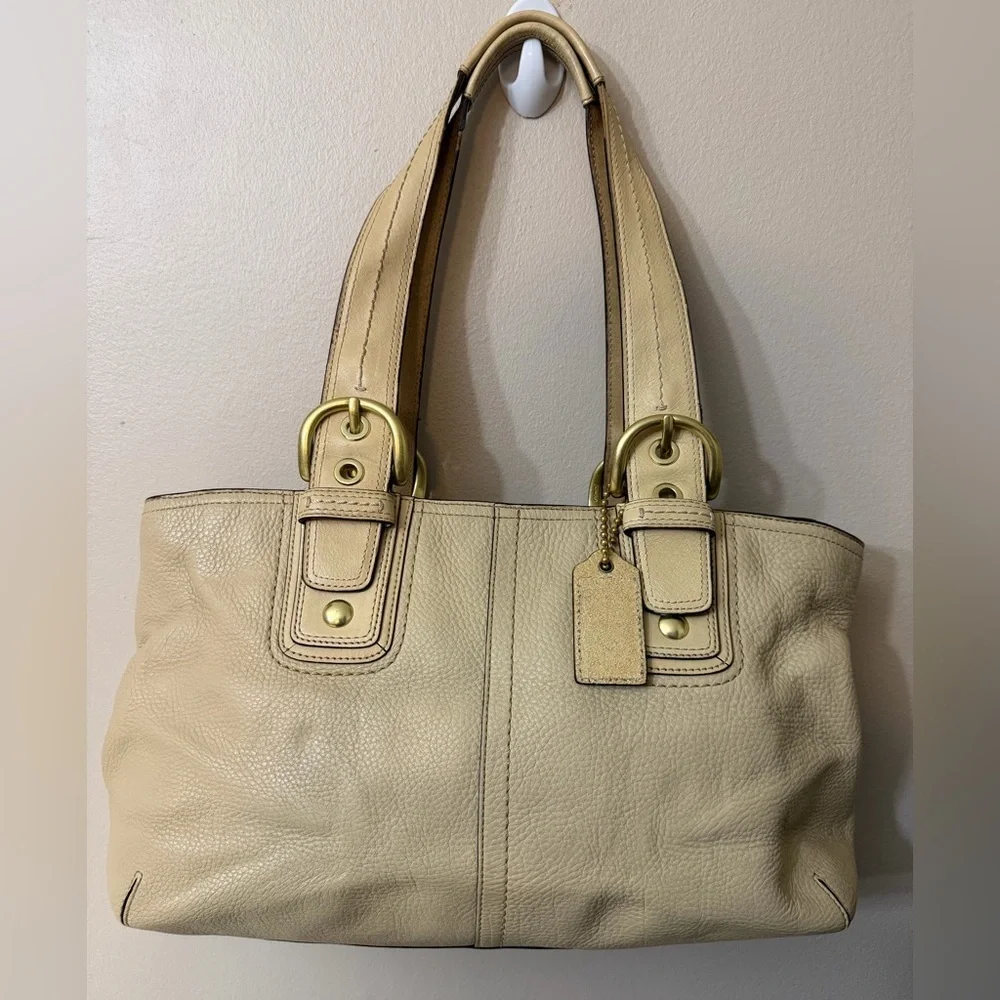 Coach Cream Leather Shoulder Bag